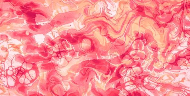Sinfonía de tinta que abraza el aura místico del arte líquido en aceite