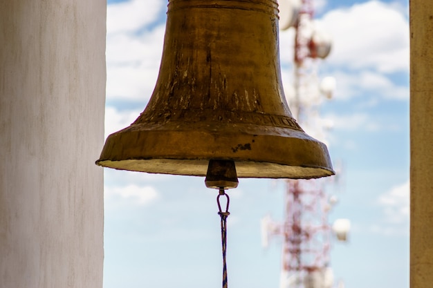 Sino de bronze da Catedral de Leão na Nicarágua para convocar celebrações católicas