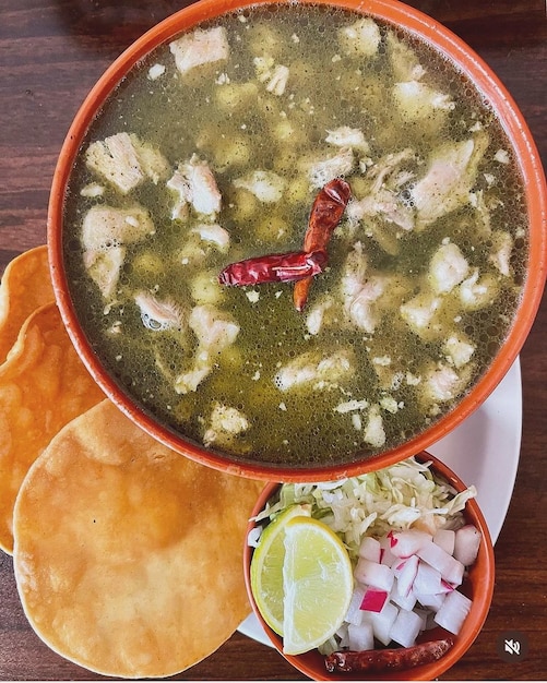 Se sirve pozole verde