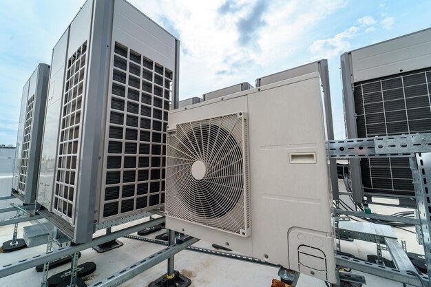 Sistema de aire acondicionado y ventilación de varias zonas