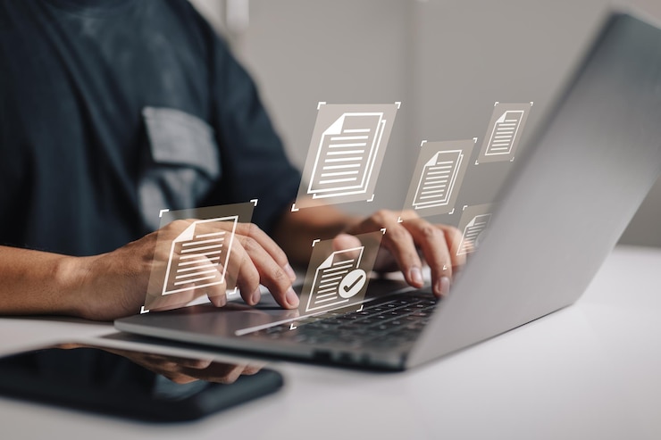 Foto sistema de datos de gestión de documentos concepto de tecnología de internet empresarial de una mano de hombre de negocios usando una computadora portátil con un icono de gestión de documentos