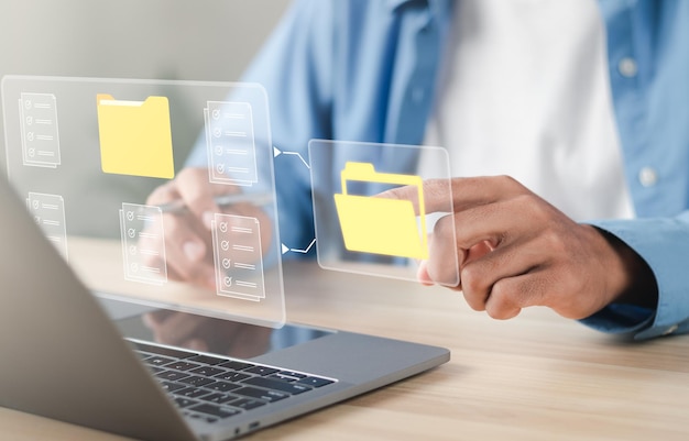 Foto sistema de gestión de documentos concepto dms archivos de carpetas en interfaz de pantalla virtual base de datos de documentos en línea y procesamiento automático para administrar archivos de manera eficiente