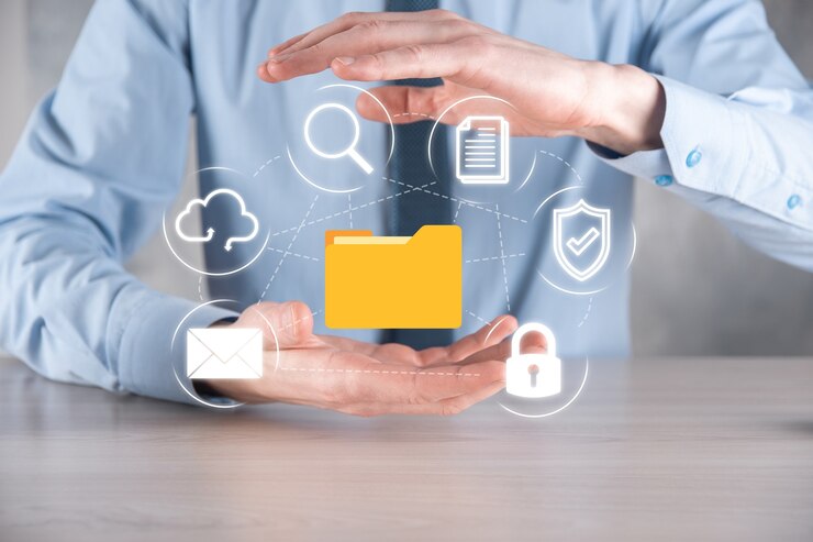 Foto sistema de gestión de documentos dms. el hombre de negocios tiene una carpeta y un icono de documento. software para archivar, buscar y administrar archivos corporativos e información. concepto de tecnología de internet. seguridad digital.