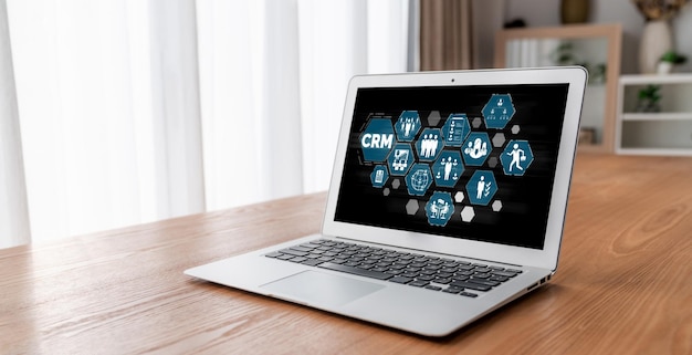 Sistema de gestión de relaciones con el cliente en una computadora de moda para negocios CRM