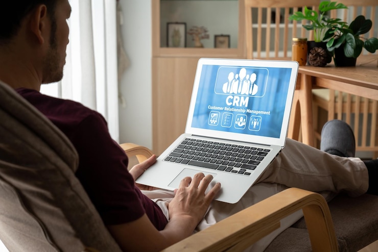 Foto sistema de gestión de relaciones con el cliente en una computadora de moda para negocios crm