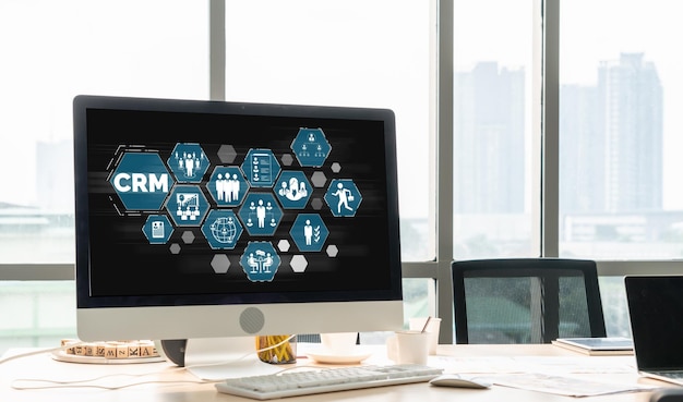 Sistema de gestión de relaciones con el cliente en una computadora de moda para negocios CRM