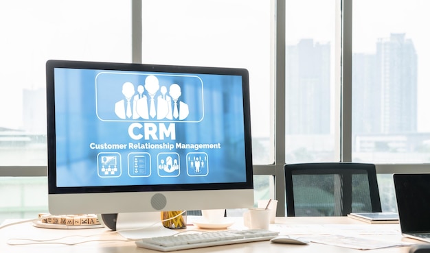 Sistema de gestión de relaciones con el cliente en una computadora moderna para empresas y negocios CRM