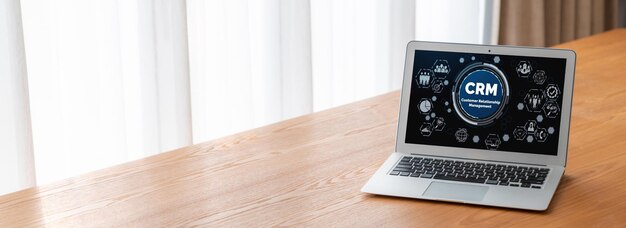 Sistema de gestión de relaciones con el cliente en una computadora moderna para el negocio de CRM