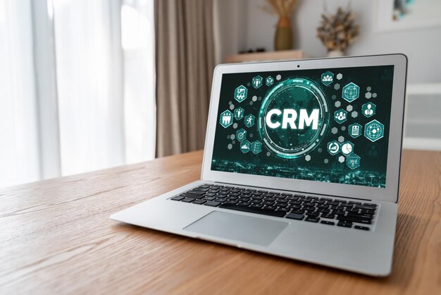 Sistema de gestión de relaciones con el cliente en una computadora moderna para el negocio de CRM