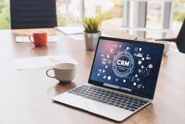 Sistema de gestión de relaciones con el cliente en una computadora moderna para el negocio de CRM