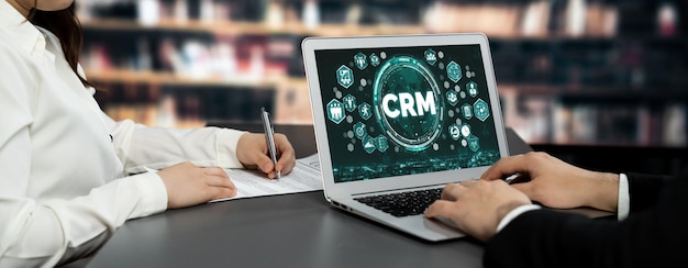 Sistema de gestión de relaciones con los clientes en computadora rápida para el negocio de CRM