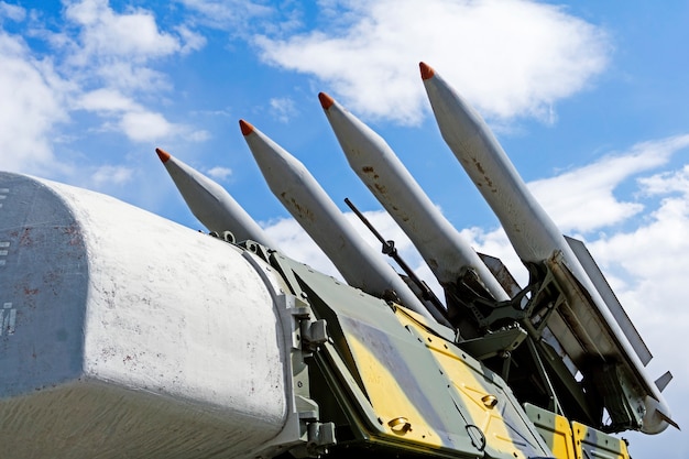 Sistema de misiles antiaéreos Buk en el museo de equipamiento militar