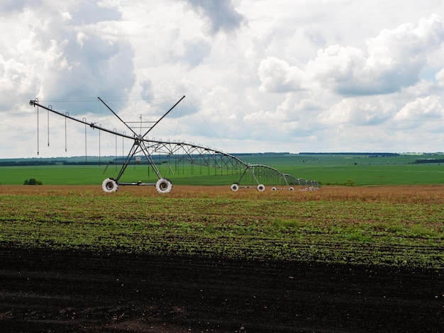 Sistema de riego de pivote central Riego de precisión en todo el campo