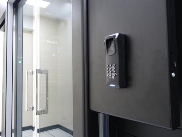 Sistema de seguridad moderno para el acceso al centro de datos