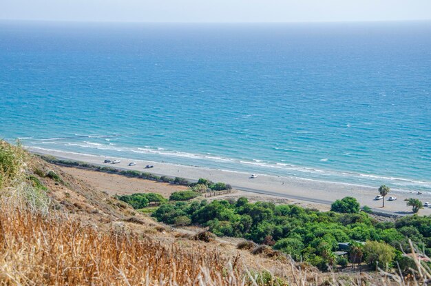 Sítio arqueológico de Kourion Os vestígios arqueológicos de Courion Natureza pitoresca de Chipre