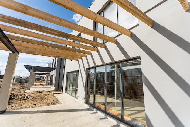 Sitio de construcción de edificios en curso para una nueva casa.