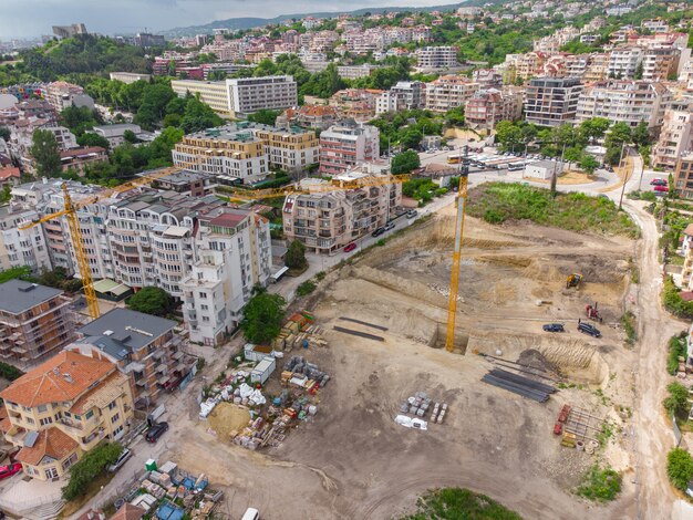 Sitio de construcción ocupado y equipo de construcción Vista aérea