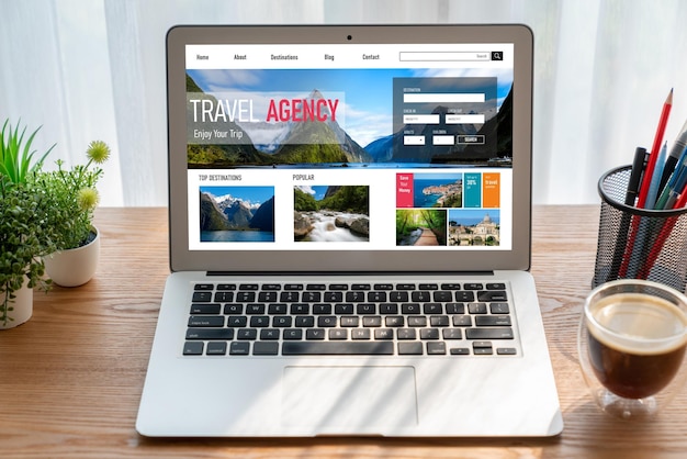 Sitio web de la agencia de viajes en línea para la búsqueda de moda y la planificación de viajes