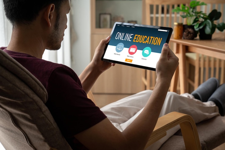 Foto sitio web de aprendizaje electrónico con software moderno para que los estudiantes estudien en internet