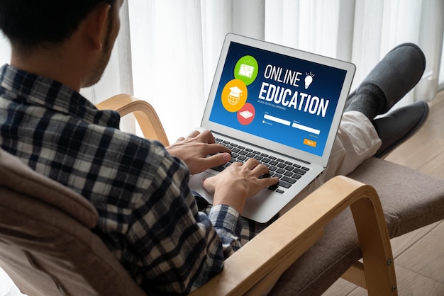 Sitio web de aprendizaje electrónico con software moderno para que los estudiantes estudien en Internet