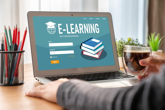 Sitio web de aprendizaje electrónico con software moderno para que los estudiantes estudien en Internet