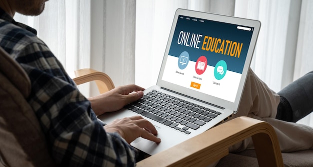 Sitio web de aprendizaje electrónico con software moderno para que los estudiantes estudien en Internet