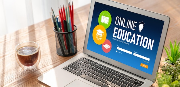 Sitio web de aprendizaje electrónico con software moderno para que los estudiantes estudien en Internet