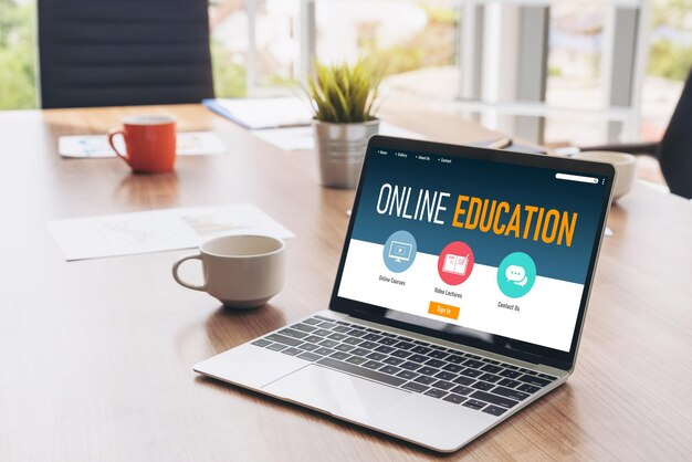 Sitio web de aprendizaje electrónico con software moderno para que los estudiantes estudien en Internet