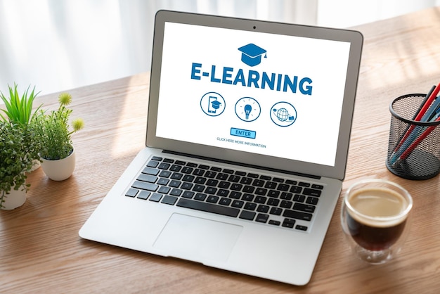 Sitio web de aprendizaje electrónico con software moderno para que los estudiantes estudien en línea en la red de Internet