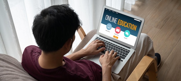 Sitio web de aprendizaje electrónico con software moderno para que los estudiantes estudien en línea en la red de Internet