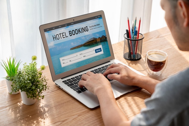 Foto sitio web de reserva de alojamiento hotelero en línea proporciona un sistema de reserva de moda concepto de tecnología de viajes