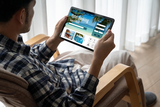 El sitio web de reserva de alojamiento hotelero en línea proporciona un sistema de reserva de moda