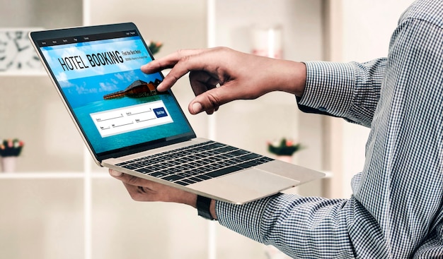 El sitio web de reserva de alojamiento hotelero en línea proporciona un sistema de reserva de moda