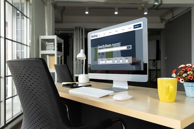 El sitio web de reserva de alojamiento hotelero en línea proporciona un sistema de reserva de moda