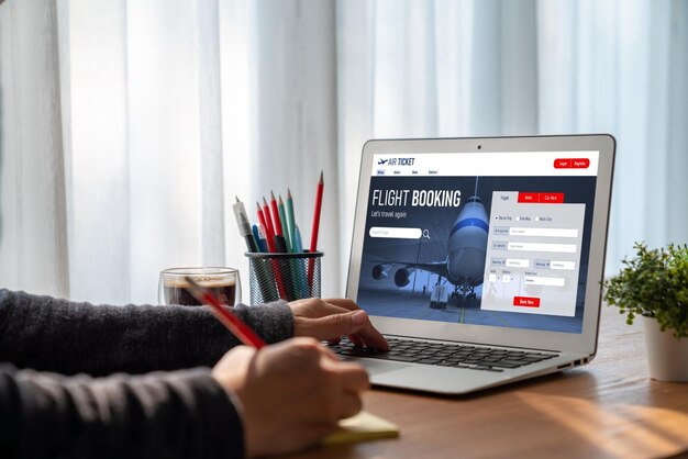 El sitio web de reserva de vuelos en línea proporciona un moderno sistema de reserva Concepto de tecnología de viajes