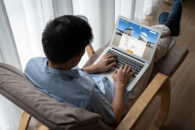 Sitio web de reservas de vuelos en línea proporciona un sistema de reservas moderno Concepto de tecnología de viajes