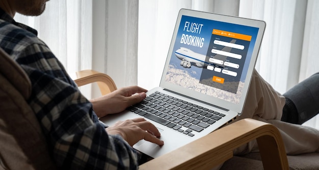 El sitio web de reservas de vuelos en línea proporciona un sistema de reservas moderno