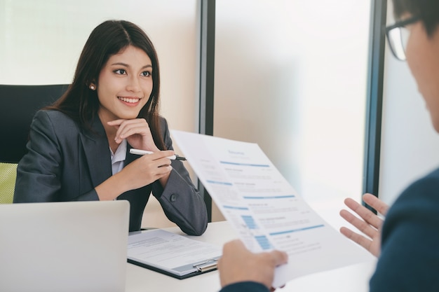 Foto situação de negócios, conceito de entrevista de emprego.