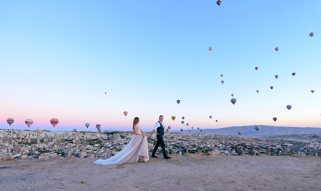 Sitzung Hochzeitspaar in Kappadokien Truthahn mit Heißluftballons