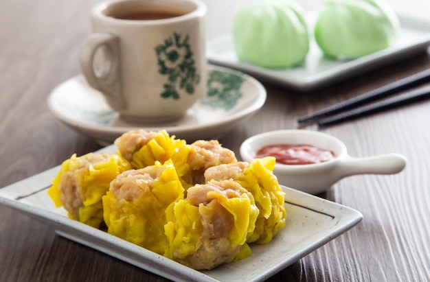 Siu Mai Chinesische gedämpfte Schweinefleischknödel in Bambusdämpfern Dim Sum