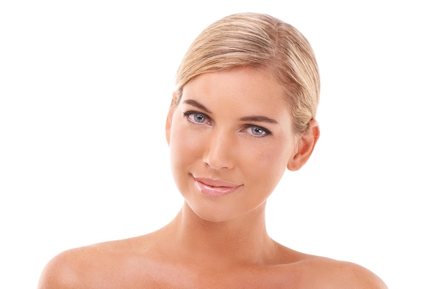 Skin Glow Gesicht Schönheit und Porträt einer Frau entspannen über Dermatologie und natürliche Hautpflege Wellness und Kosmetik eines Modells mit weißem Hintergrund friedlich über Gesichts- und Gesichtspflege im Studio