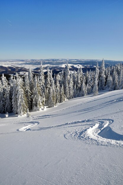 Skipiste im Schnee