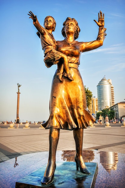 Skulptur Frau mit Kind Schwarzmeerhafen Krasnodar-Territorium Noworossijsk