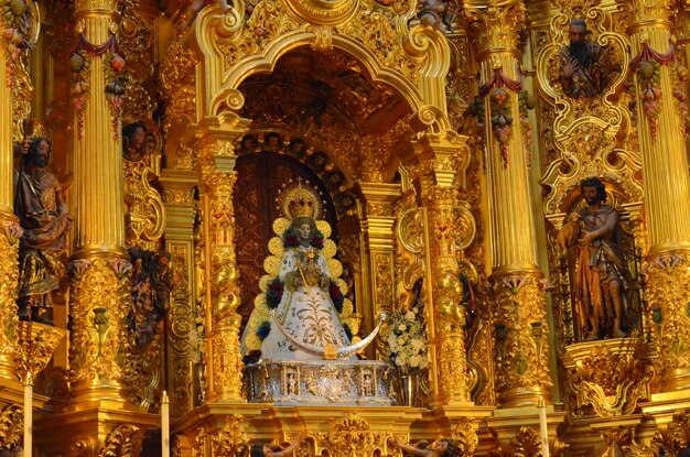 Foto skulpturen in der kathedrale