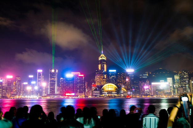 Skyline de la ciudad de Hong Kong en la noche