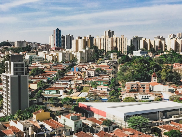 Skyline da cidade de ribeirão preto ao pôr do sol, são paulo, brasil