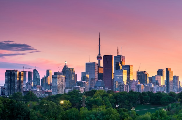 Skyline da cidade de Toronto à noite, Ontário, Canadá