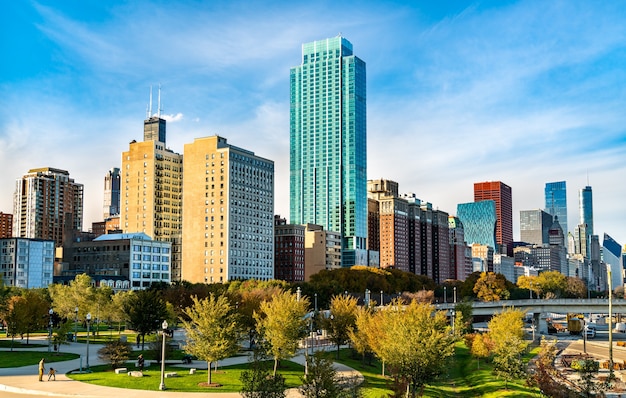 Skyline de Chicago no Grant Park em Illinois, Estados Unidos