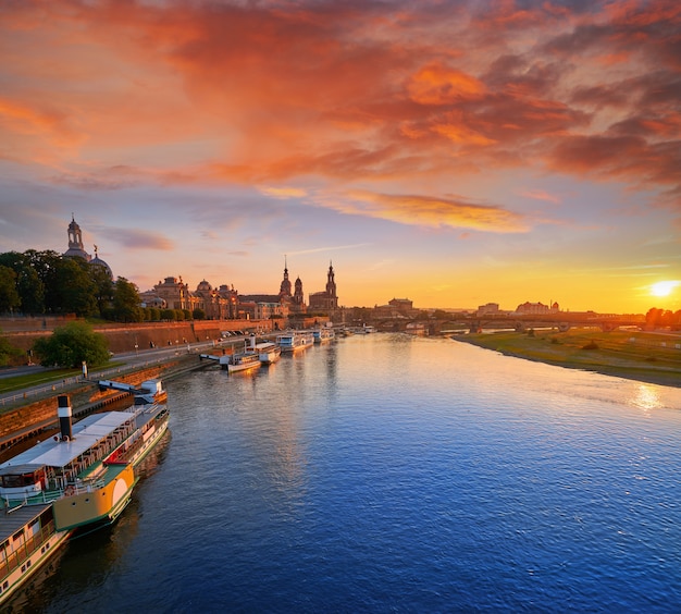 Foto skyline de dresden e rio elba na saxônia alemanha