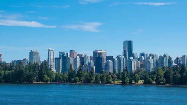 Foto skyline der stadt mit wolkenkratzer-stadtbild skyline von vancouver mit wolkenkratzer-stadtbild